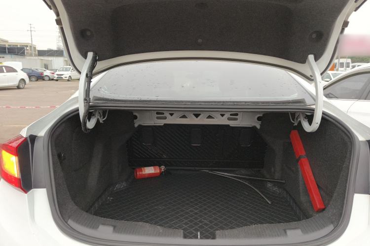 Used Chevrolet Cruze 2018 320 Automatic Pioneer Sunroof Edition
