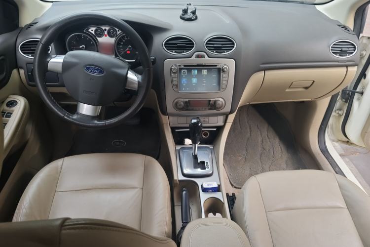 Used Ford Focus 2013 Hatchback Classic 1.8L Automatic Fashion Edition
