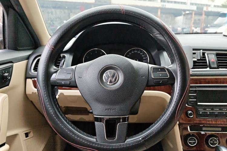 Used Volkswagen Lavida 2013 Revised Version 1.6L Automatic Luxury Edition
