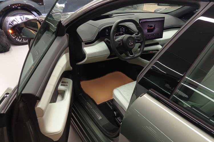 Used Zeekr 001 2025 WE Edition 100 kWh Rear-Wheel Drive
