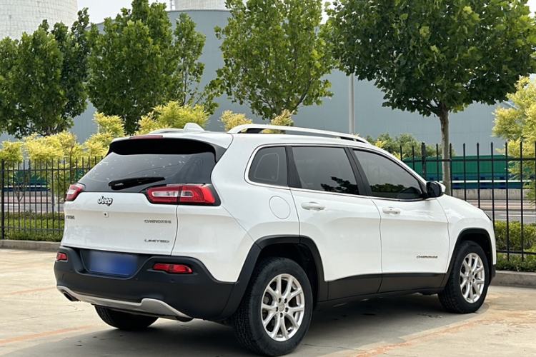 Used Jeep Cherokee 2017 2.0L Superior Edition