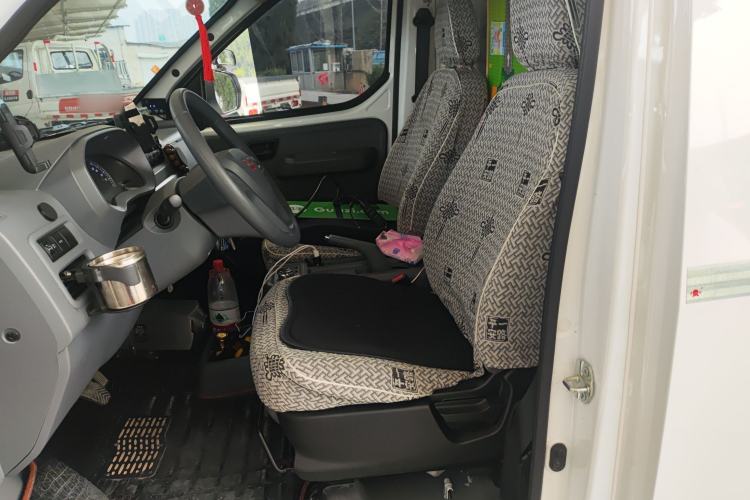 Used Wuling Yangguang 2024 300km Range Practical Window-Sealed Version 75kW