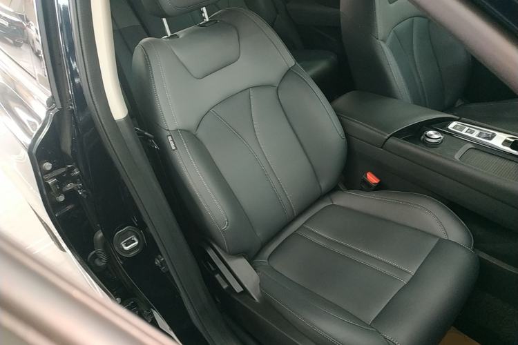 Used Dongfeng Aeolus Huge 2025 Mach Power 1.5T Luxury Version