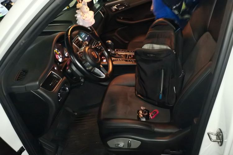 Used Porsche Macan 2017 Macan 2.0T Left Front Seat