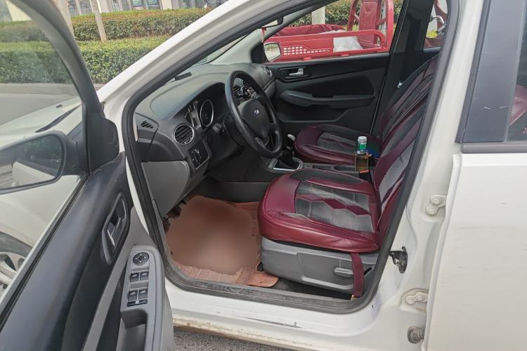 Used Ford Focus 2013 Hatchback Classic 1.8L Manual Fashion Edition
