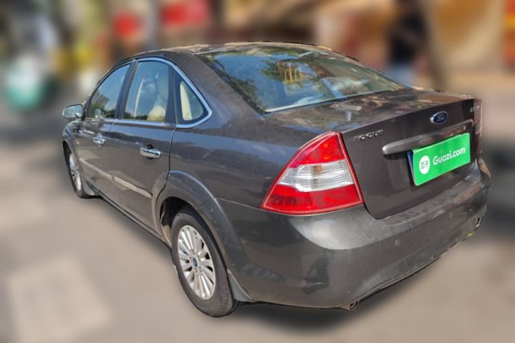 Used Ford Focus 2013 Sedan Classic 1.8L Manual Fashion Edition