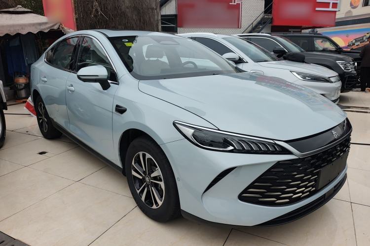 Used BYD Qin PLUS 2025 DM-i Smart Drive 120KM Superior Model
