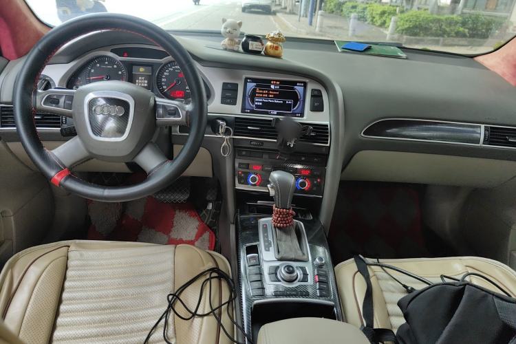 Used Audi A6L 2011 2.0 TFSI Automatic Standard Edition Center Console