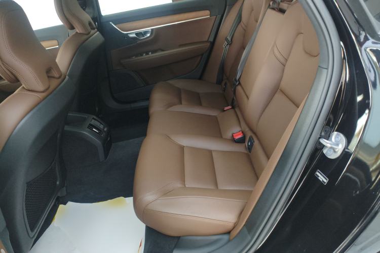 Used Volvo S90 2025 B5 Zhiyi Luxury Edition
