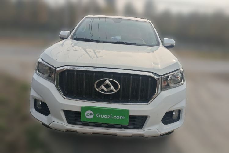 Used SAIC MAXUS T60 2017 2.4L Gasoline Manual Transmission 4x4 High Ground Clearance Comfortable Standard Cabin