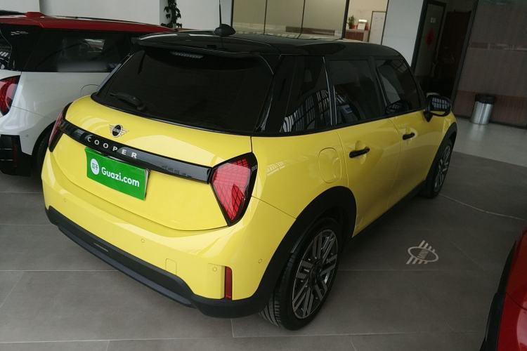 Used MINI 2025 1.5T COOPER Classic Edition Five-Door Version Rear Right 45 Deg