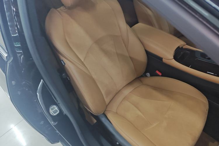 Used Buick LaCrosse 2016 28T Luxury Version Right Front Seat