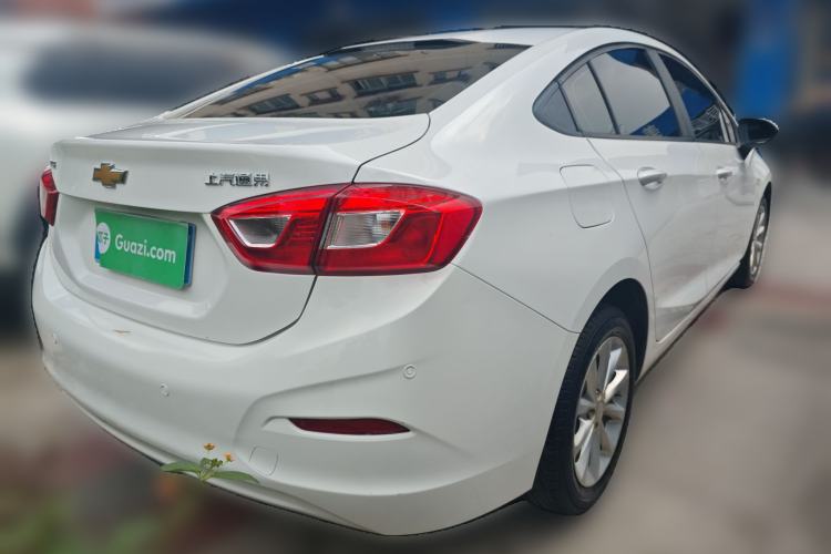 Used Chevrolet Cruze 2017 1.5L Automatic Pioneer Sunroof Edition
