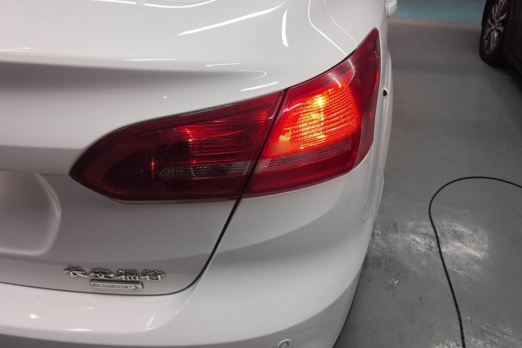 Used Ford Focus 2018 Sedan Classic EcoBoost 180 Automatic Elite Model
