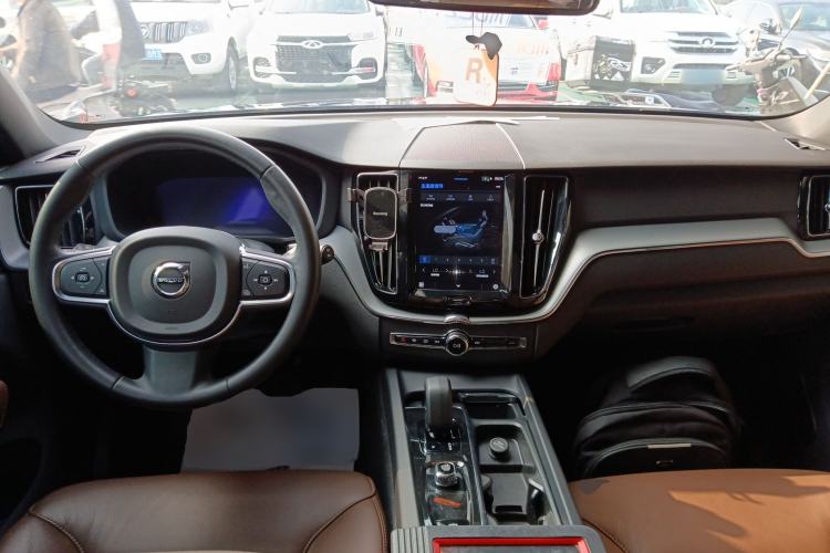 Used Volvo XC60 2023 B5 4x4 Smart Luxury Edition