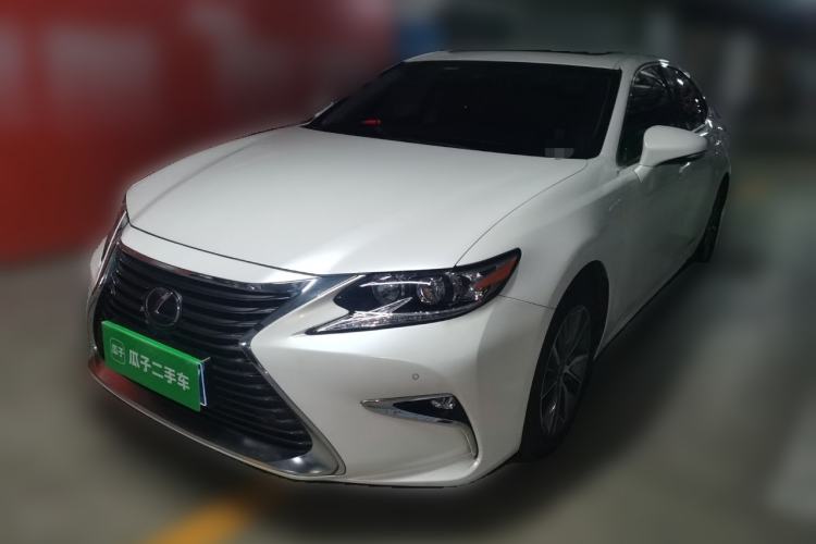 Used Lexus ES 2017 300h Mark Levinson Comfort Edition