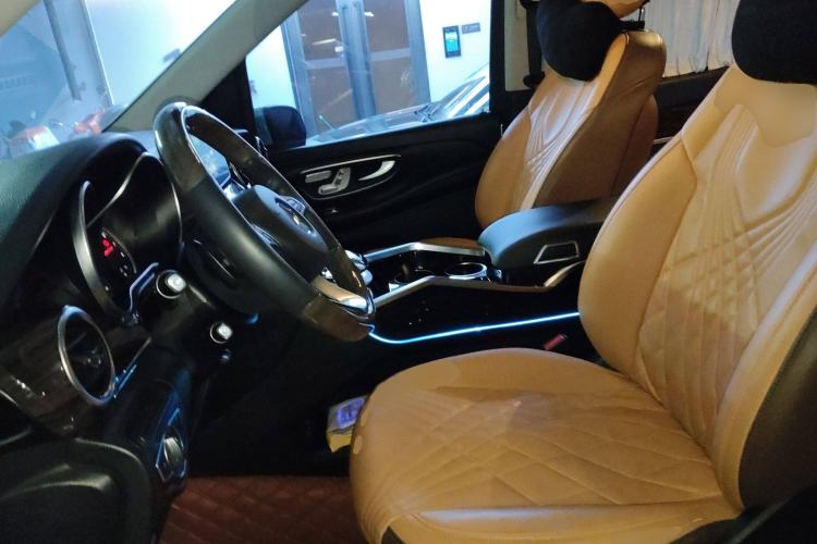 Used Mercedes-Benz V-Class 2017 V 260 Avantgarde Edition
