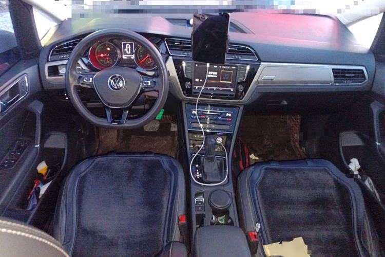 Used Volkswagen Touran 2021 Touran L 280TSI DSG Comfort Edition 7 Seats Center Console