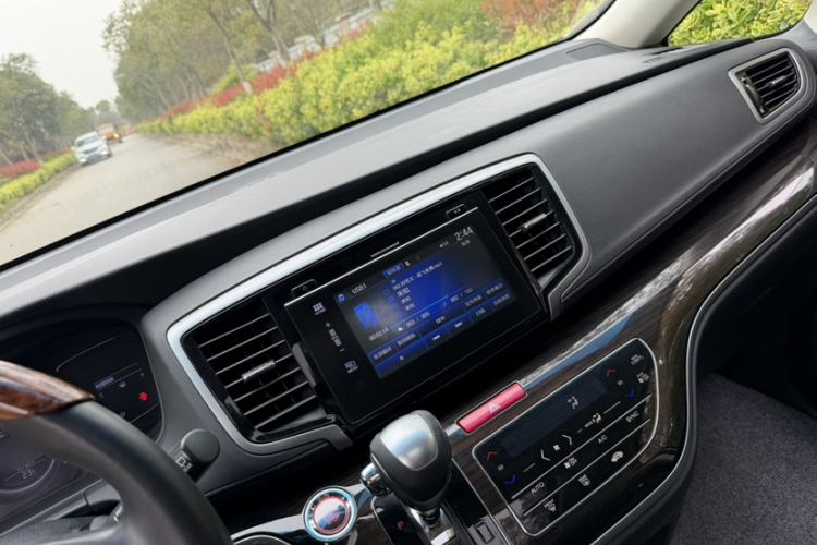 Used Honda Odyssey 2018 2.4L Smart Edition Interior 9