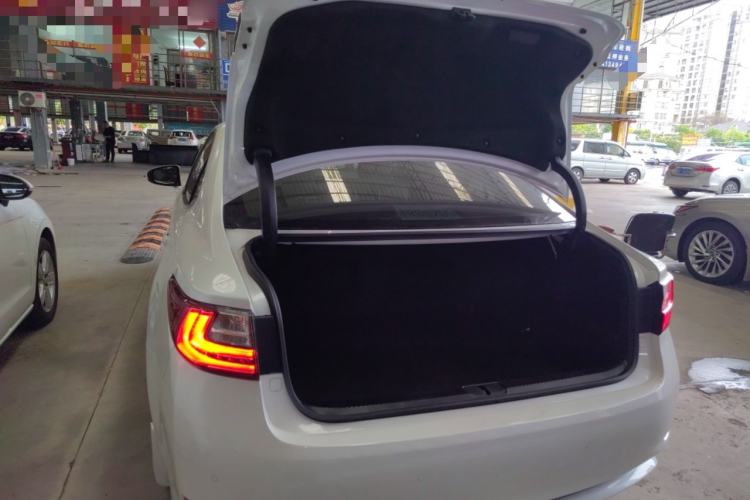 Used Lexus ES 2015 300h Comfort Edition
