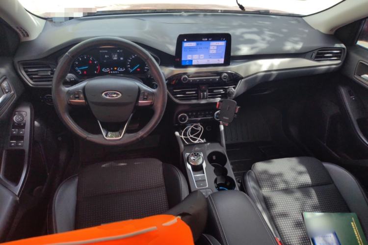 Used Ford Focus 2020 Sedan EcoBoost 180 Automatic Trend Edition Center Console