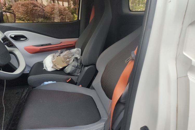 Used Baojun E200 2019 250KM Smart Drive Edition Left Rear Seat