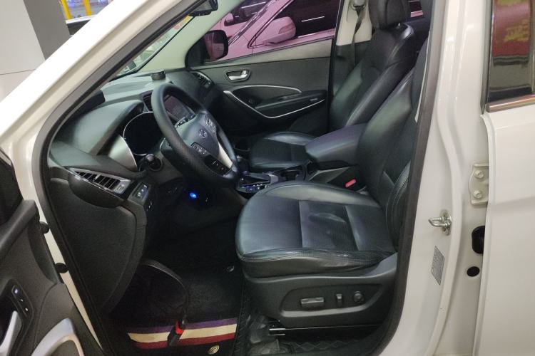 Used Hyundai Santa Fe 2013 2.0T Automatic All-Wheel Drive Top Trim