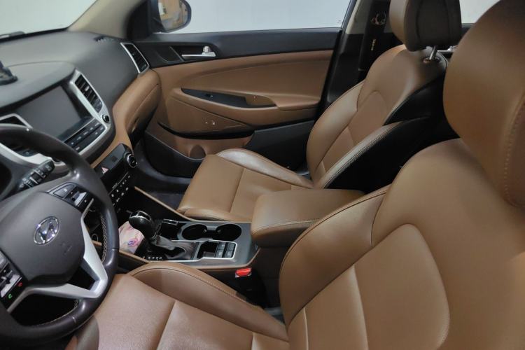 Used Hyundai Tucson 2015 1.6T Dual-Clutch Two-Wheel-Drive Leading Model