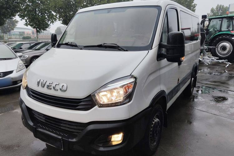 Used Iveco Eurocargo 2018 2.3T Short-Wheelbase Low-Roof Multi-Purpose Van with Side Sliding Door F1A