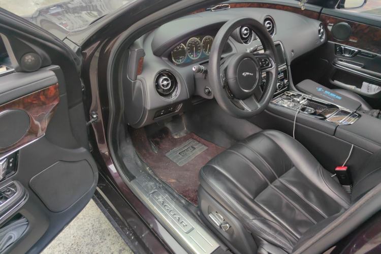 Used Jaguar XJ 2014 XJL 3.0 SC Two-Wheel-Drive Panoramic Business Edition