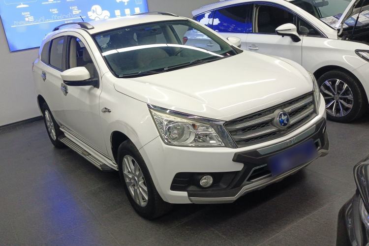 Used Venucia T70 2015 2.0L CVT Smart Choice Edition
