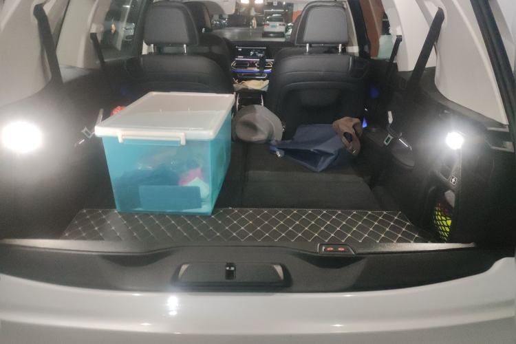 Used BMW X7 2021 Facelifted xDrive40i Luxury Package with Leading Features Trunk