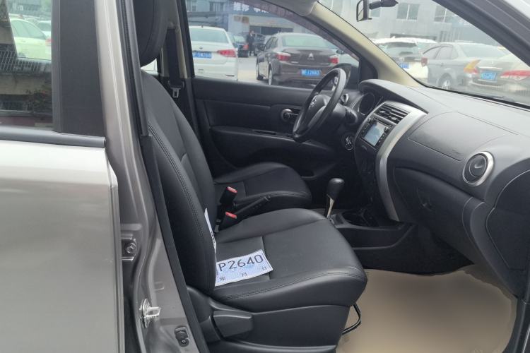 Used Nissan Livina 2013 1.6XL CVT Luxury Edition Right Front Seat