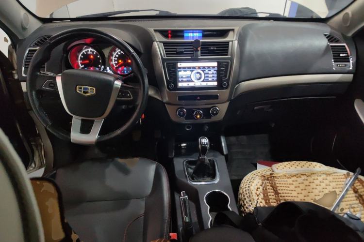 Used Geely Auto GX7 2015 Classic Edition 1.8L Manual Elite Model China IV Center Console