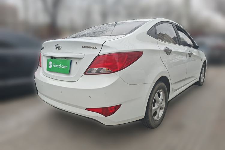 Used Hyundai Verna (older generation) 2014 1.4L Automatic Smart GLS Rear Right 45 Deg