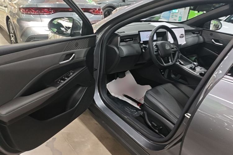 Used BYD Qin PLUS 2025 DM-i Smart Drive 55KM Beyond Model Driver Seat