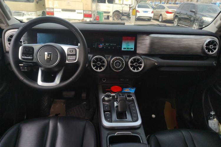 Used Tank 300 2021 Off-Road Edition 2.0T Conqueror Center Console