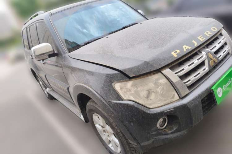 Used Mitsubishi Pajero 2012 3.0L Elite Edition Exterior 2