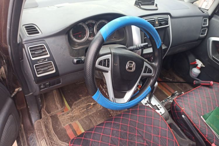 Used Suzuki Liana A6 2014 Hatchback 1.5L Automatic Ideal Model Center Console