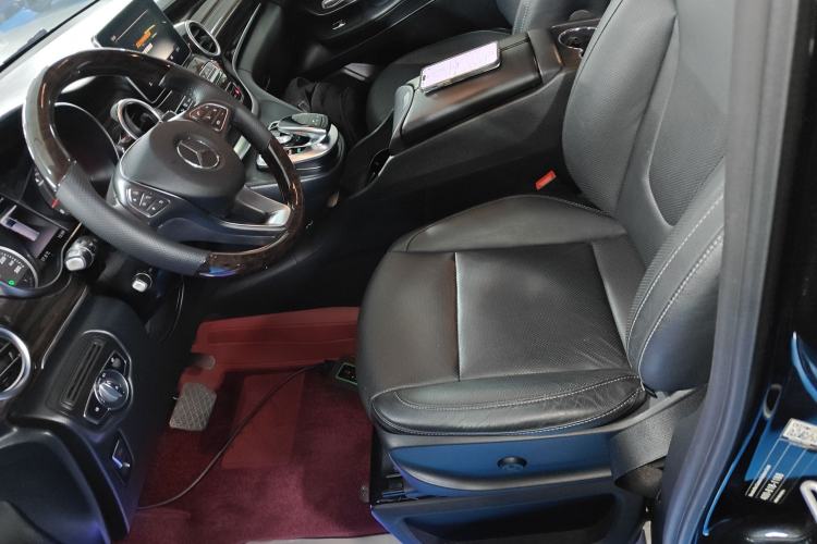 Used Mercedes-Benz V-Class 2018 V 260 Avantgarde Edition China VI