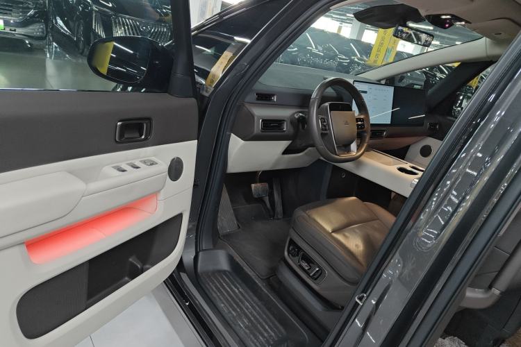 Used Li Auto MEGA 2024 Ultra Model