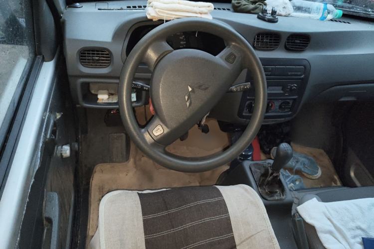 Used Wuling Zhiguang 2010 1.0L New Version Practical Short-Body L2Y
