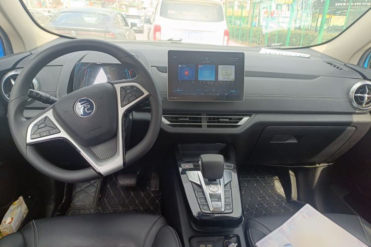 Used BYD Yuan New Energy 2019 EV535 Smart Connect Trendsetting Model Center Console