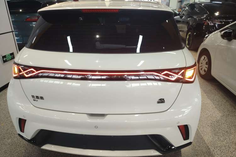 Used BYD Dolphin 2023 420 km Fashion Edition