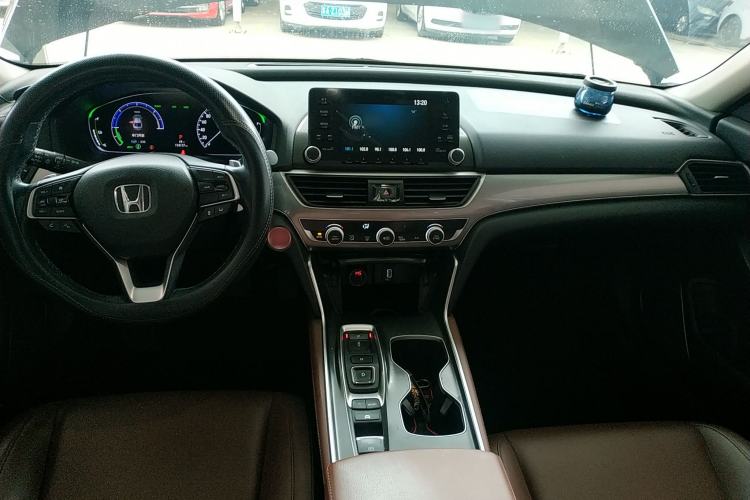 Used Honda Accord 2018 Rui Hybrid 2.0L Rui Ling Edition China VI Center Console