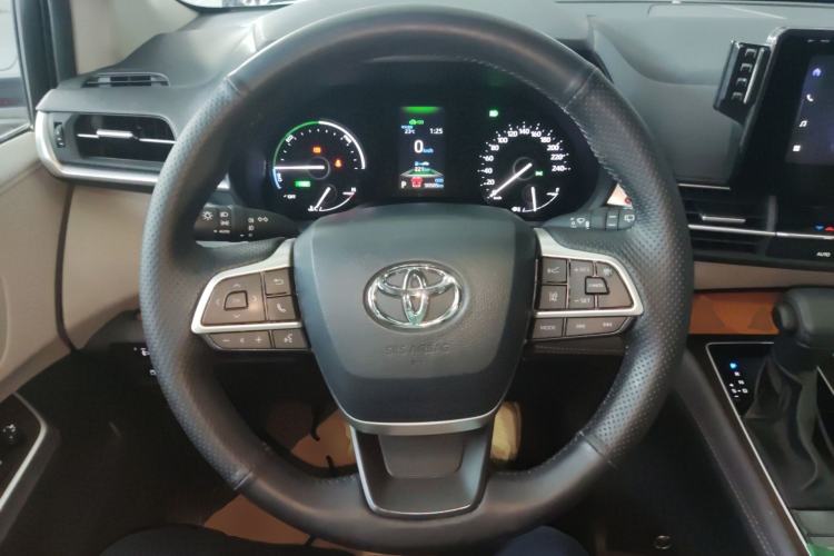 Used Toyota SIENNA 2024 2.5L Hybrid Comfort Edition Steering Wheel