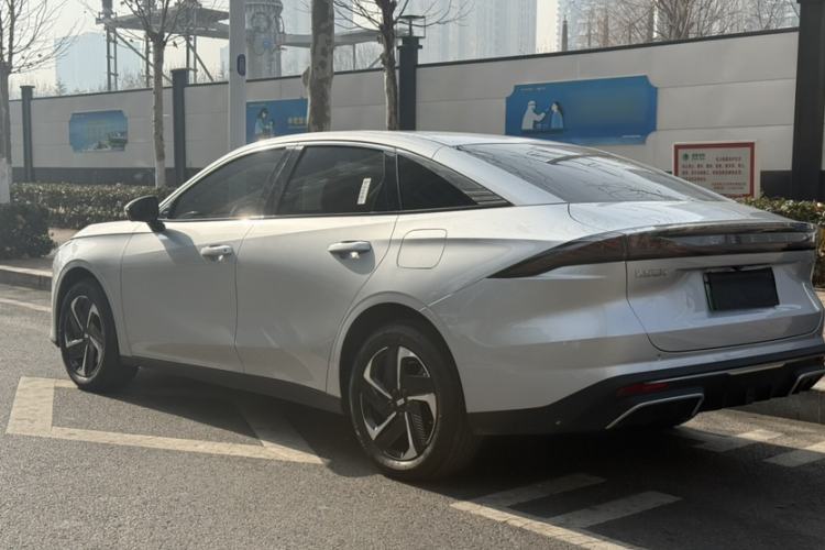 Used Geely Galaxy L6 2025 EM-i 140km Starship Edition
