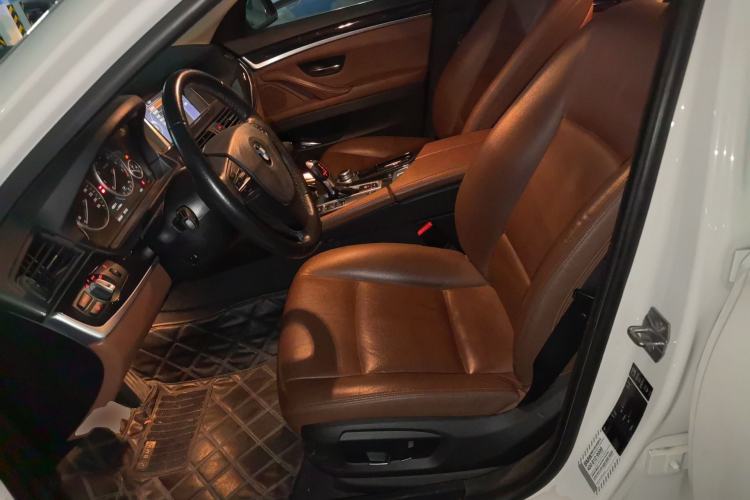 Used BMW 5 Series 2014 528Li Leading Model
