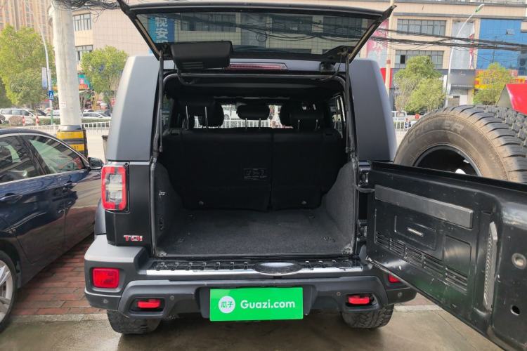 Used BAIC Off-Road BJ40 2021 2.0D Automatic Four-Wheel Drive Blade Hero Edition Adventurer Model (with Front and Rear Electronic Locks) Trunk