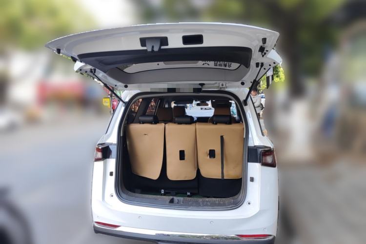 Used Wuling Jiachen 2022 1.5T CVT Smart Luxury Version Trunk